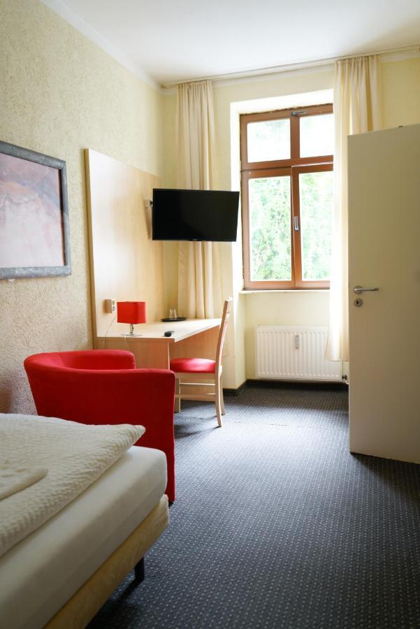 Gaestehaus Lisakowski Pension Am Brautwiesenpark Görlitz Екстериор снимка