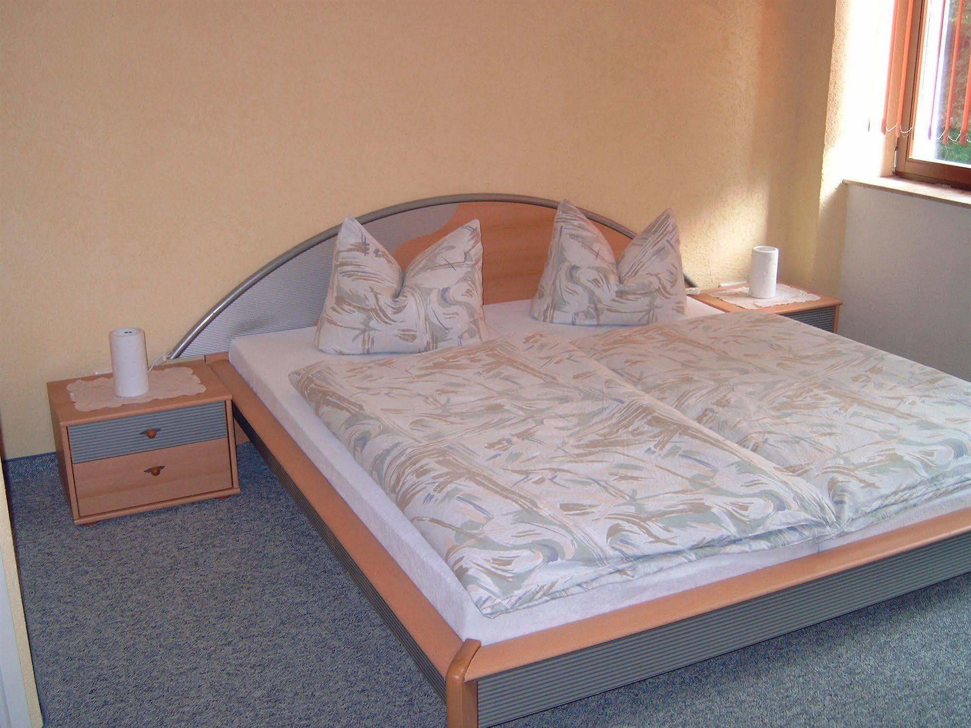 Gaestehaus Lisakowski Pension Am Brautwiesenpark Görlitz Екстериор снимка